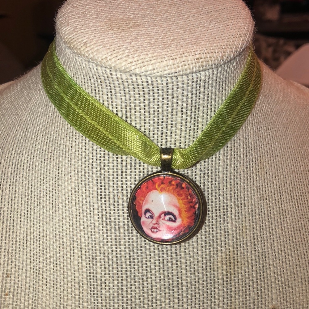 Hocus pocus chocker